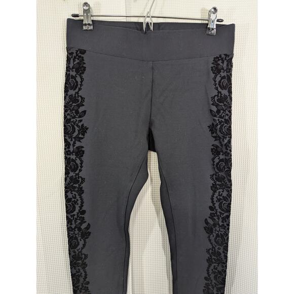 NWOT! ANN TAYLOR FACTORY! LUXE BLACK,  FLORAL RELIEF STRIPED SIDE LEGGINGS!  S - Picture 3 of 9